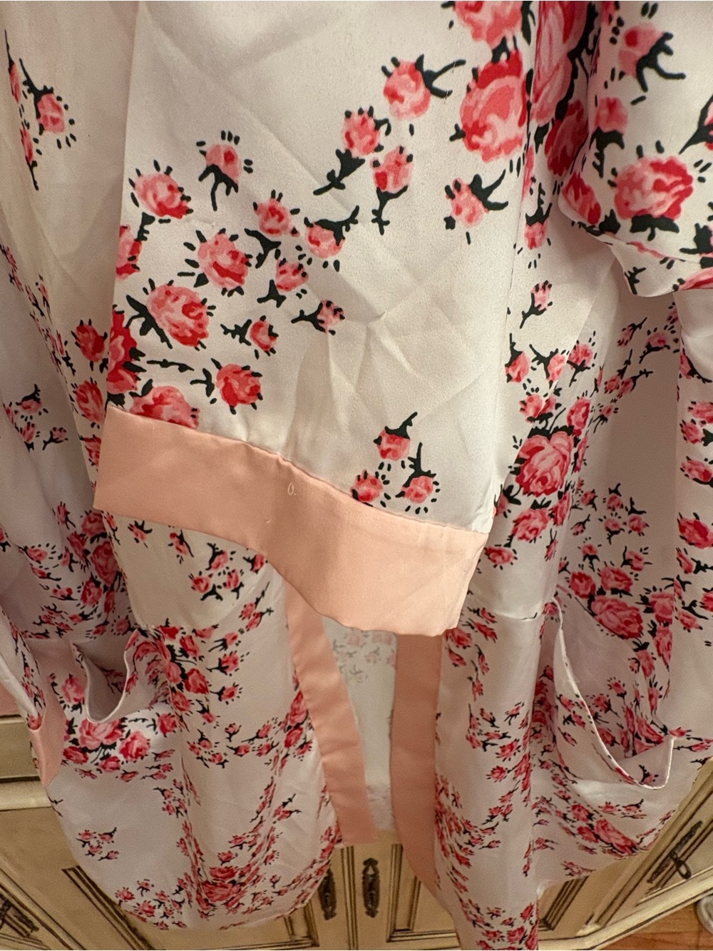 Morgan Lane White Satin Robe with Pink Floral Print - Picture 5 of 8